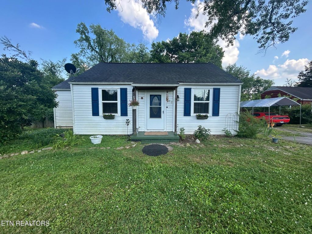 900 Henrietta Drive, Knoxville, TN 37912