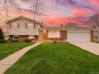36372 Meadowbrook Street, Livonia, MI 48154