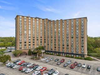 1 Renaissance Place 413, Palatine, IL 60067