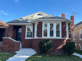 7745 S Luella Avenue, Chicago, IL 60649