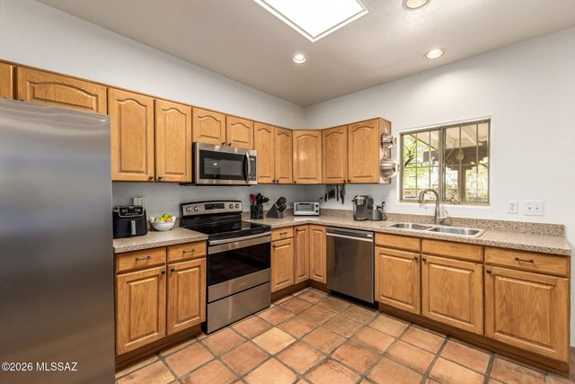 981 N Calle Rinconado, Vail, AZ 85641