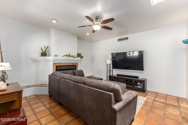 981 N Calle Rinconado, Vail, AZ 85641