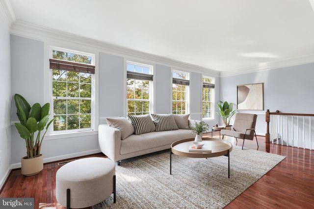 24958 ASHGARTEN DR, Chantilly, VA 20152