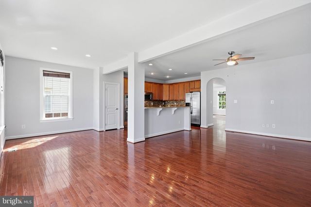 24958 ASHGARTEN DR, Chantilly, VA 20152