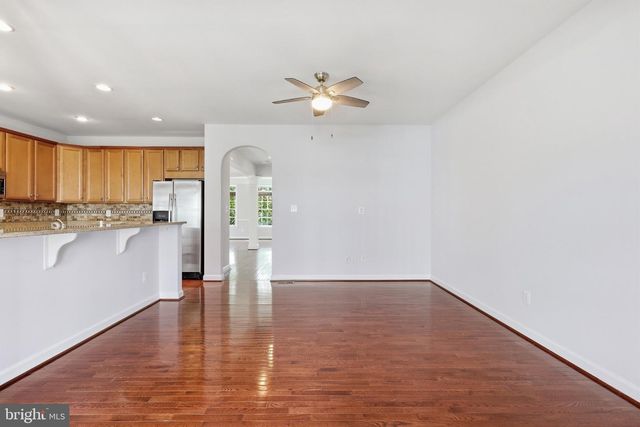 24958 ASHGARTEN DR, Chantilly, VA 20152