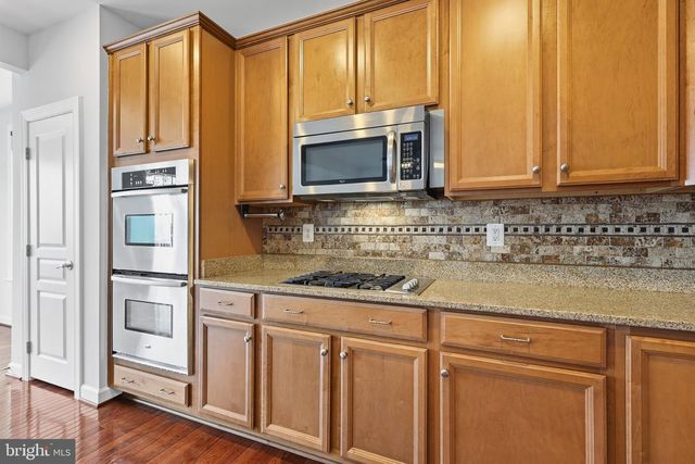 24958 ASHGARTEN DR, Chantilly, VA 20152