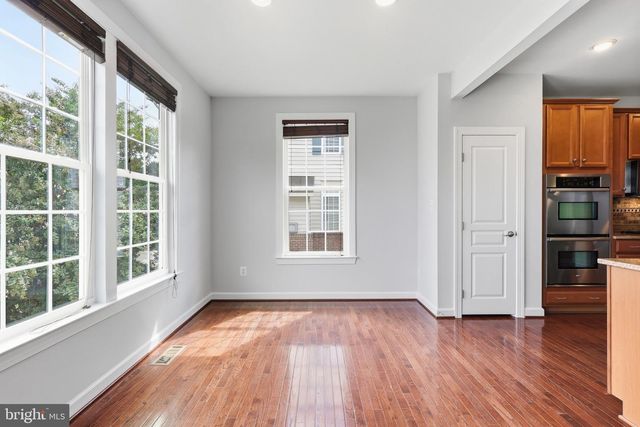 24958 ASHGARTEN DR, Chantilly, VA 20152