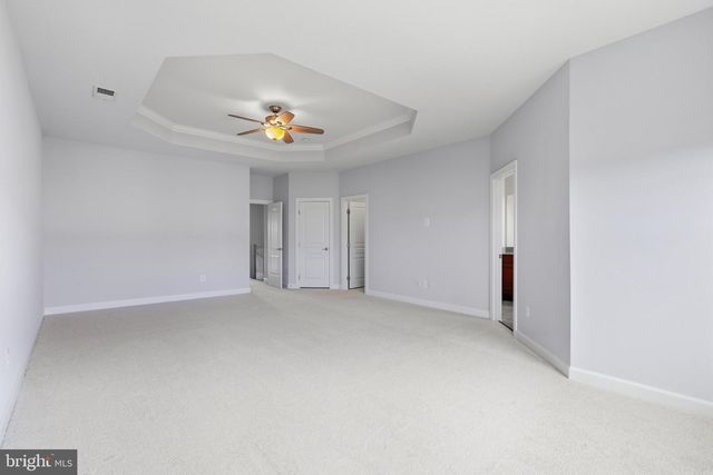 24958 ASHGARTEN DR, Chantilly, VA 20152