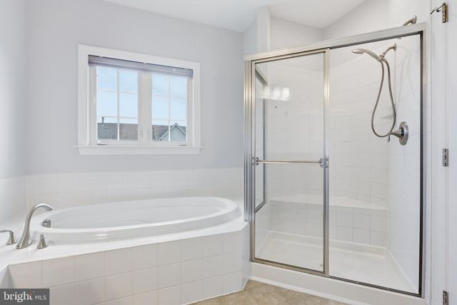 24958 ASHGARTEN DR, Chantilly, VA 20152