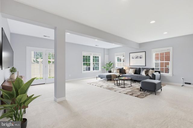 24958 ASHGARTEN DR, Chantilly, VA 20152