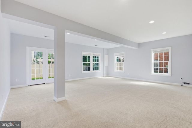 24958 ASHGARTEN DR, Chantilly, VA 20152