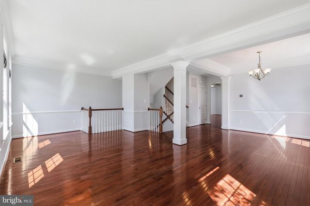 24958 ASHGARTEN DR, Chantilly, VA 20152