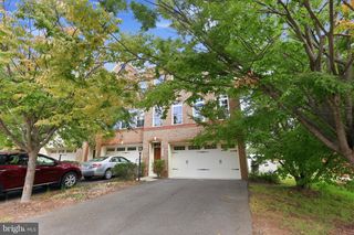 24958 ASHGARTEN DR, Chantilly, VA 20152