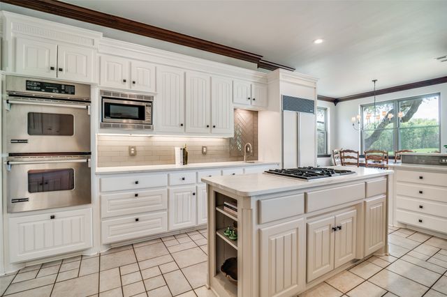 2332 Fairway Circle, Heath, TX 75032