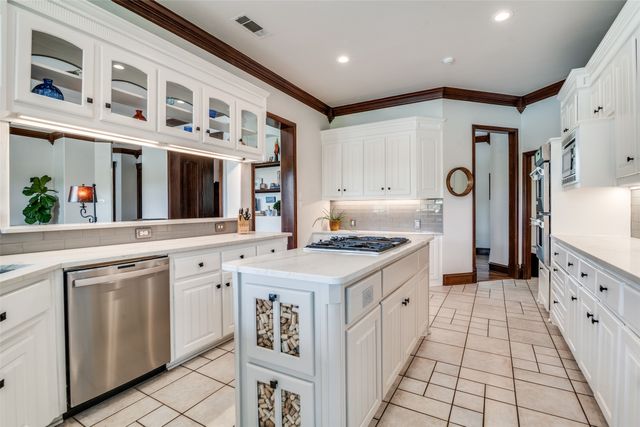 2332 Fairway Circle, Heath, TX 75032