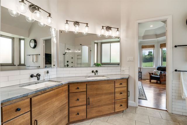 2332 Fairway Circle, Heath, TX 75032