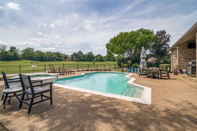 2332 Fairway Circle, Heath, TX 75032