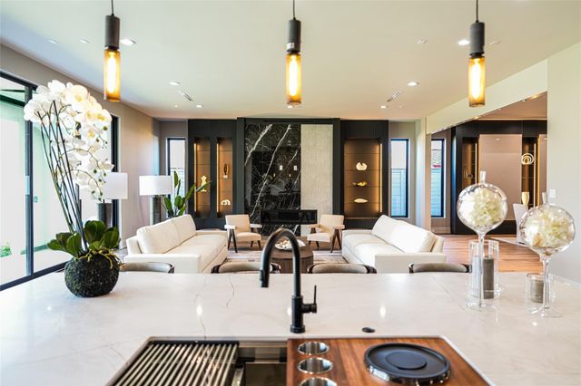 6606 Sivley Street, Houston, TX 77055