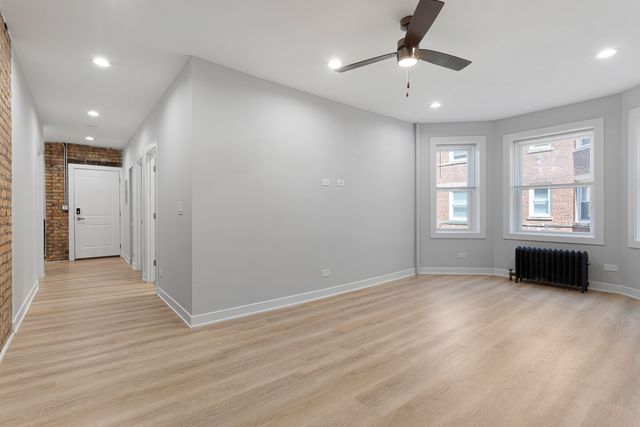 7381 N Damen Avenue 3E, Chicago, IL 60645