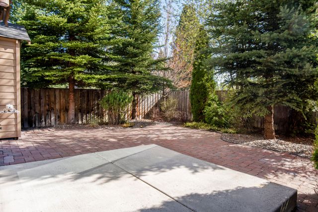 61282 Huckleberry Place, Bend, OR 97702