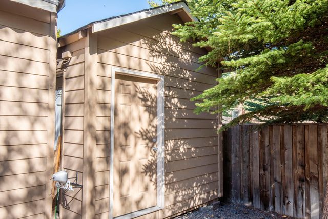 61282 Huckleberry Place, Bend, OR 97702