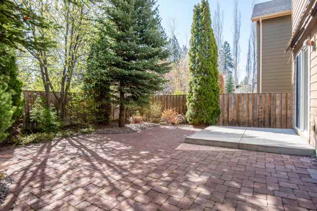 61282 Huckleberry Place, Bend, OR 97702