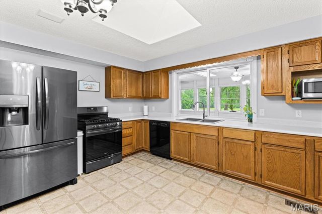 907 Bethel Mine Road, Caseyville, IL 62232