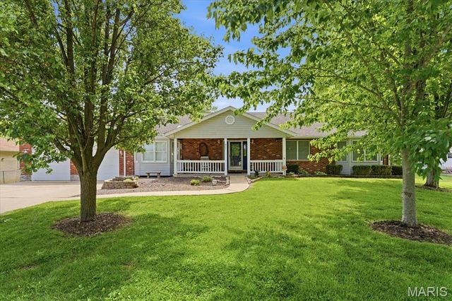 907 Bethel Mine Road, Caseyville, IL 62232