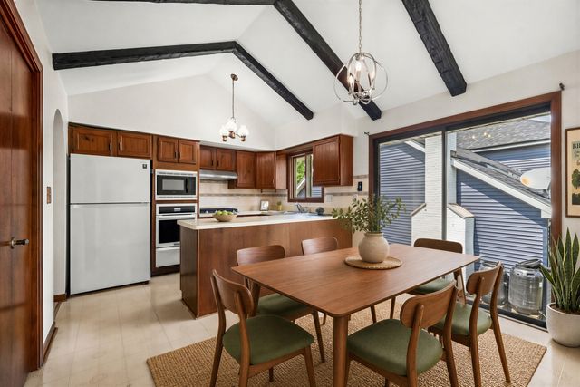 3149 Venard Road, Downers Grove, IL 60515
