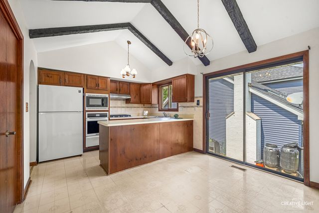 3149 Venard Road, Downers Grove, IL 60515