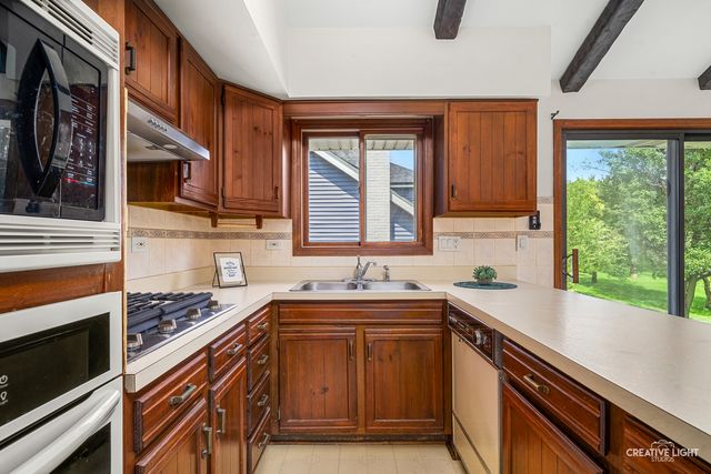 3149 Venard Road, Downers Grove, IL 60515