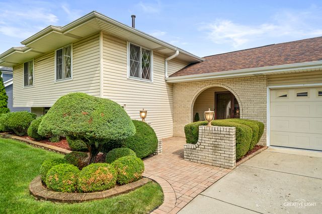 3149 Venard Road, Downers Grove, IL 60515