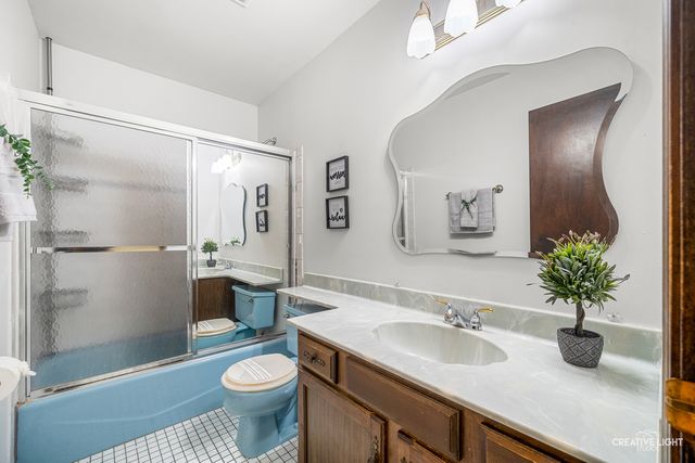 3149 Venard Road, Downers Grove, IL 60515