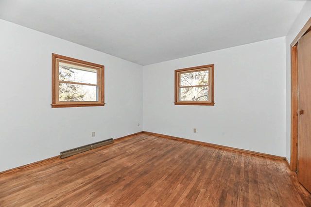 2000 S Woodlawn DRIVE, New Berlin, WI 53146