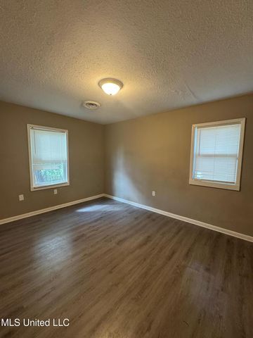 367 Queen Julianna Lane, Jackson, MS 39209