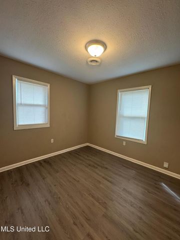 367 Queen Julianna Lane, Jackson, MS 39209