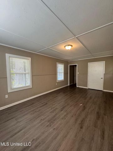 367 Queen Julianna Lane, Jackson, MS 39209