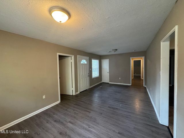 367 Queen Julianna Lane, Jackson, MS 39209