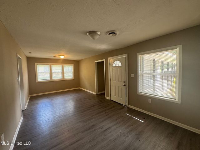 367 Queen Julianna Lane, Jackson, MS 39209