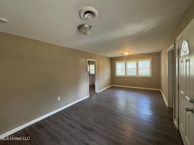 367 Queen Julianna Lane, Jackson, MS 39209