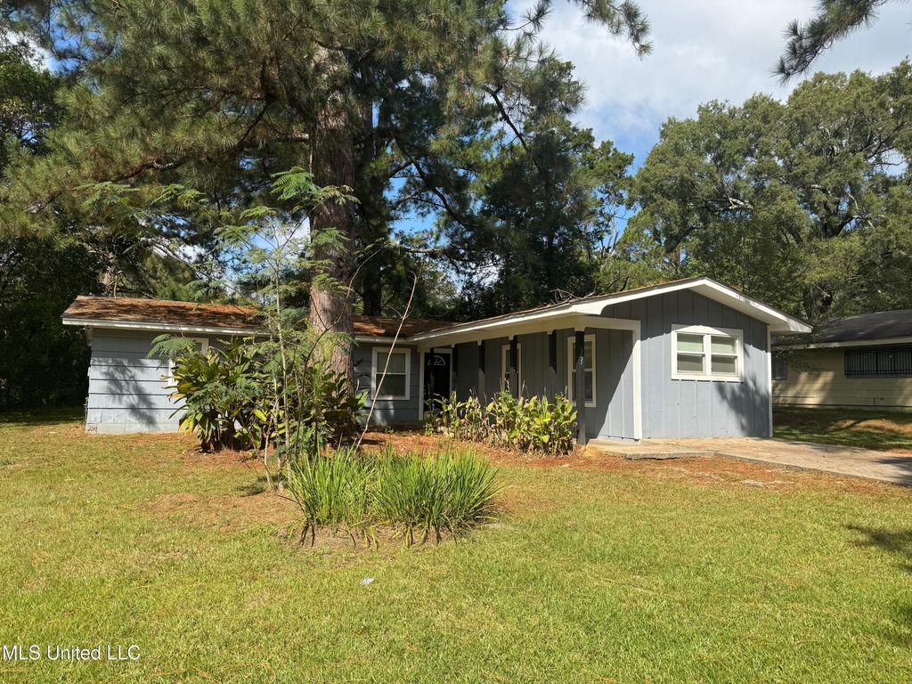 367 Queen Julianna Lane, Jackson, MS 39209