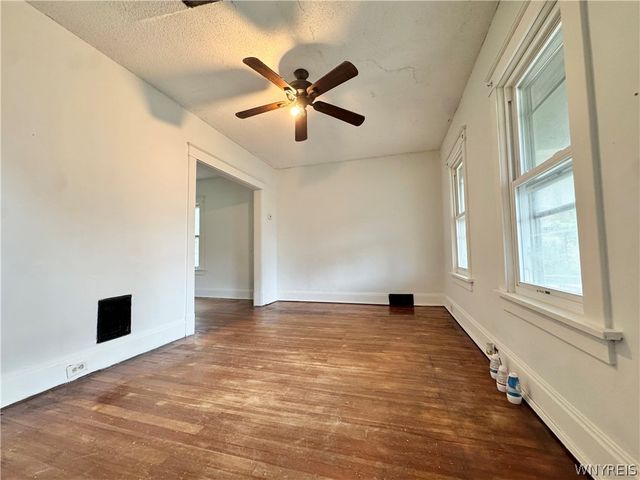 754 Spruce Avenue, Niagara Falls, NY 14301