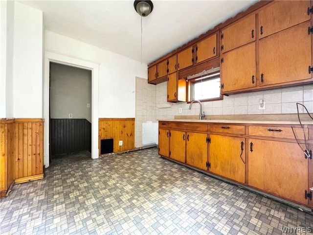 754 Spruce Avenue, Niagara Falls, NY 14301