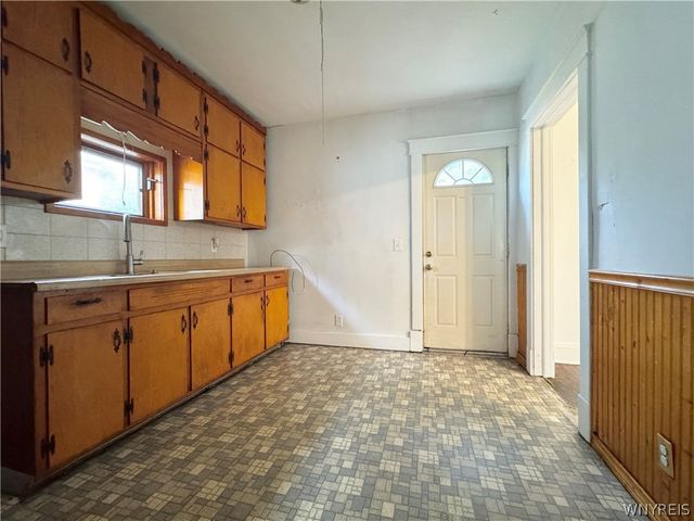 754 Spruce Avenue, Niagara Falls, NY 14301