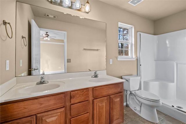 4 Rushden Lane, Bella Vista, AR 72714