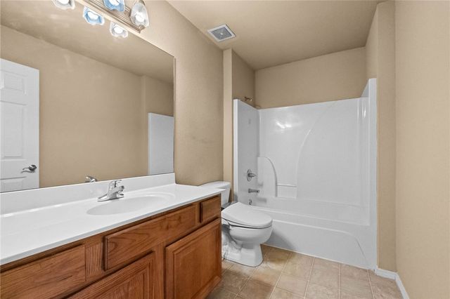 4 Rushden Lane, Bella Vista, AR 72714