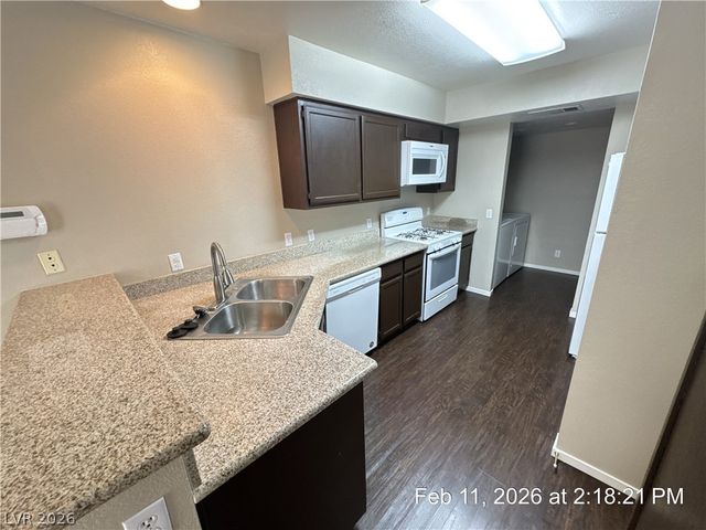 2822 DAWN CROSSING Drive, Henderson, NV 89074