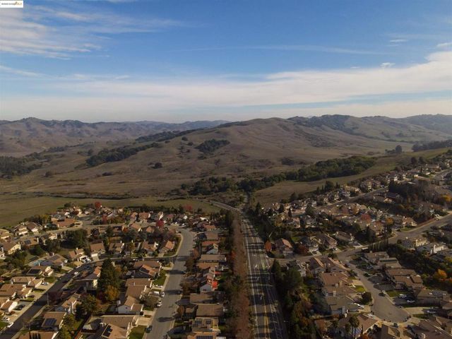 4968 Buckboard Way, Richmond, CA 94803