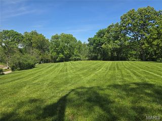 64 Crescent Avenue, Twin Oaks, MO 63088