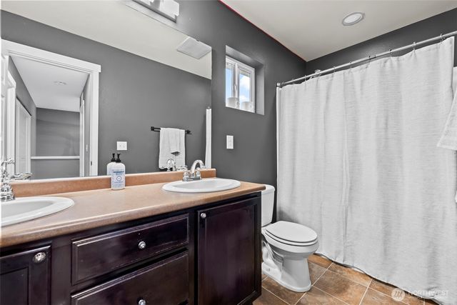 2706 SW Chowchilla Way, Port Orchard, WA 98367